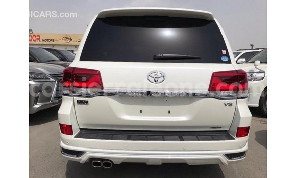 Buy Import Toyota Land Cruiser White Car in Import - Dubai in Kailahun Buy Import Toyota Land Cruiser White Car in Import - Dubai in Kailahun
