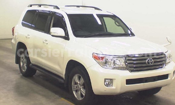 Buy Import Toyota Land Cruiser White Car in Import - Dubai in Kailahun Buy Import Toyota Land Cruiser White Car in Import - Dubai in Kailahun