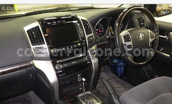 Buy Import Toyota Land Cruiser White Car in Import - Dubai in Kailahun Buy Import Toyota Land Cruiser White Car in Import - Dubai in Kailahun