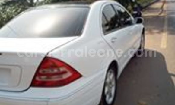Buy Used Mercedes‒Benz C–Class White Car in Freetown in Western Urban Buy Used Mercedes‒Benz C–Class White Car in Freetown in Western Urban
