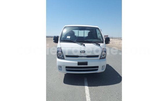 Buy Import Kia Carens White Car in Import - Dubai in Kailahun Buy Import Kia Carens White Car in Import - Dubai in Kailahun
