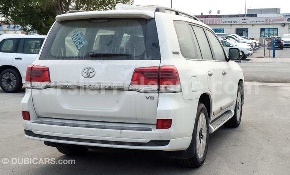 Buy Import Toyota Land Cruiser White Car in Import - Dubai in Kailahun Buy Import Toyota Land Cruiser White Car in Import - Dubai in Kailahun