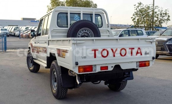 Buy Import Toyota Land Cruiser White Car in Import - Dubai in Kailahun Buy Import Toyota Land Cruiser White Car in Import - Dubai in Kailahun