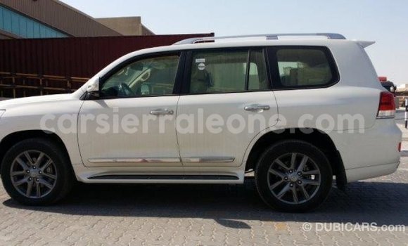 Buy Import Toyota Land Cruiser White Car in Import - Dubai in Kailahun Buy Import Toyota Land Cruiser White Car in Import - Dubai in Kailahun