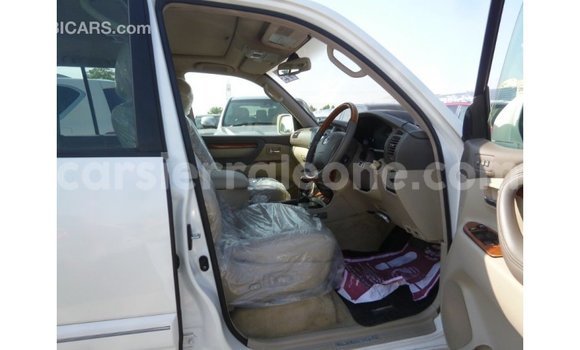 Buy Import Toyota Land Cruiser White Car in Import - Dubai in Kailahun Buy Import Toyota Land Cruiser White Car in Import - Dubai in Kailahun