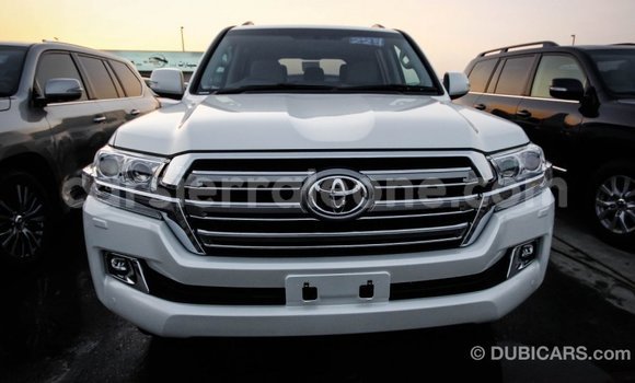 Buy Import Toyota Land Cruiser White Car in Import - Dubai in Kailahun Buy Import Toyota Land Cruiser White Car in Import - Dubai in Kailahun