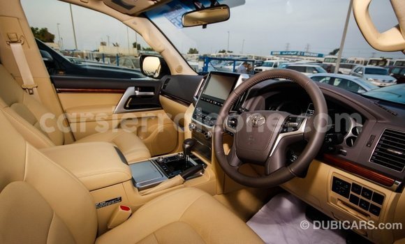 Buy Import Toyota Land Cruiser White Car in Import - Dubai in Kailahun Buy Import Toyota Land Cruiser White Car in Import - Dubai in Kailahun