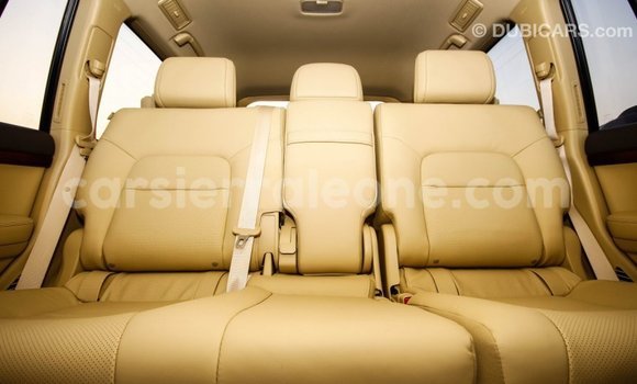 Buy Import Toyota Land Cruiser White Car in Import - Dubai in Kailahun Buy Import Toyota Land Cruiser White Car in Import - Dubai in Kailahun