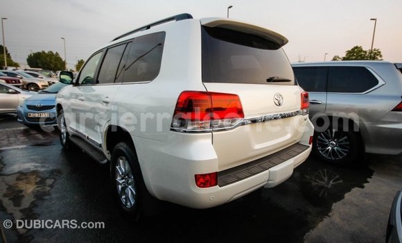Buy Import Toyota Land Cruiser White Car in Import - Dubai in Kailahun Buy Import Toyota Land Cruiser White Car in Import - Dubai in Kailahun