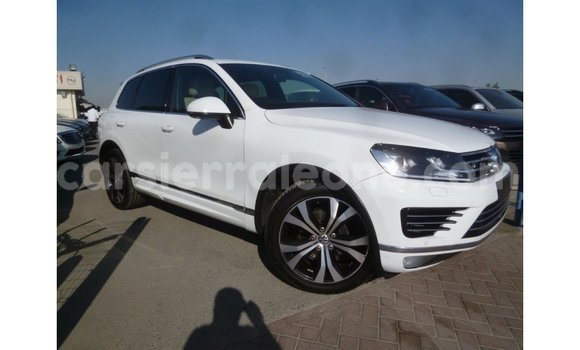 Buy Import Volkswagen Touareg White Car in Import - Dubai in Kailahun