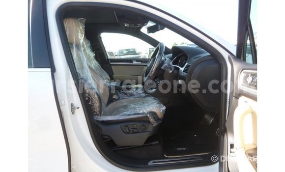 Buy Import Volkswagen Touareg White Car in Import - Dubai in Kailahun Buy Import Volkswagen Touareg White Car in Import - Dubai in Kailahun