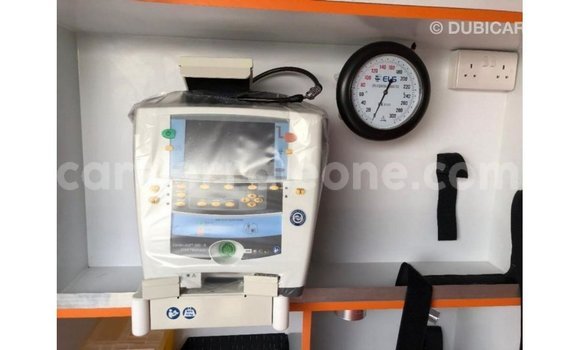 Buy Import Toyota Hiace White Car in Import - Dubai in Kailahun Buy Import Toyota Hiace White Car in Import - Dubai in Kailahun