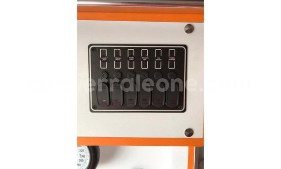 Buy Import Toyota Hiace White Car in Import - Dubai in Kailahun Buy Import Toyota Hiace White Car in Import - Dubai in Kailahun