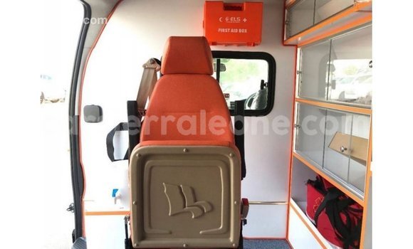 Buy Import Toyota Hiace White Car in Import - Dubai in Kailahun Buy Import Toyota Hiace White Car in Import - Dubai in Kailahun