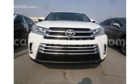 Buy Import Toyota Kluger White Car in Import - Dubai in Kailahun Buy Import Toyota Kluger White Car in Import - Dubai in Kailahun
