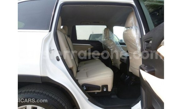 Buy Import Toyota Kluger White Car in Import - Dubai in Kailahun Buy Import Toyota Kluger White Car in Import - Dubai in Kailahun