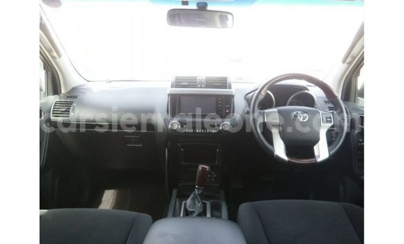Buy Import Toyota Prado White Car in Import - Dubai in Kailahun Buy Import Toyota Prado White Car in Import - Dubai in Kailahun