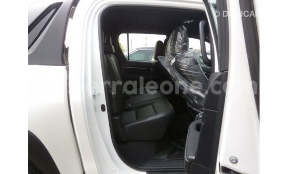 Buy Import Toyota Hilux White Car in Import - Dubai in Kailahun Buy Import Toyota Hilux White Car in Import - Dubai in Kailahun