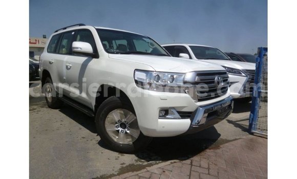 Buy Import Toyota Land Cruiser White Car in Import - Dubai in Kailahun Buy Import Toyota Land Cruiser White Car in Import - Dubai in Kailahun