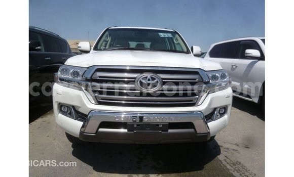 Buy Import Toyota Land Cruiser White Car in Import - Dubai in Kailahun Buy Import Toyota Land Cruiser White Car in Import - Dubai in Kailahun