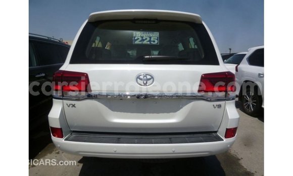 Buy Import Toyota Land Cruiser White Car in Import - Dubai in Kailahun Buy Import Toyota Land Cruiser White Car in Import - Dubai in Kailahun