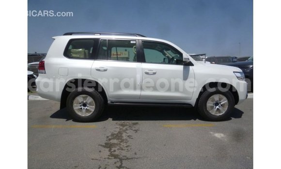 Buy Import Toyota Land Cruiser White Car in Import - Dubai in Kailahun Buy Import Toyota Land Cruiser White Car in Import - Dubai in Kailahun