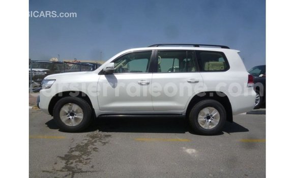 Buy Import Toyota Land Cruiser White Car in Import - Dubai in Kailahun Buy Import Toyota Land Cruiser White Car in Import - Dubai in Kailahun