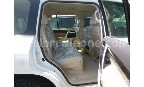 Buy Import Toyota Land Cruiser White Car in Import - Dubai in Kailahun Buy Import Toyota Land Cruiser White Car in Import - Dubai in Kailahun
