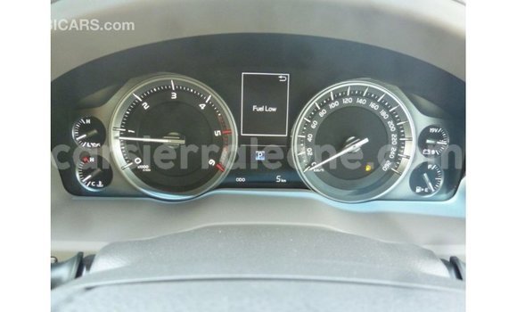 Buy Import Toyota Land Cruiser White Car in Import - Dubai in Kailahun Buy Import Toyota Land Cruiser White Car in Import - Dubai in Kailahun