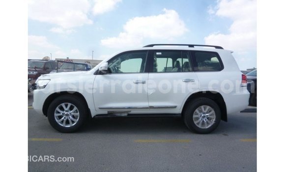 Buy Import Toyota Land Cruiser White Car in Import - Dubai in Kailahun Buy Import Toyota Land Cruiser White Car in Import - Dubai in Kailahun