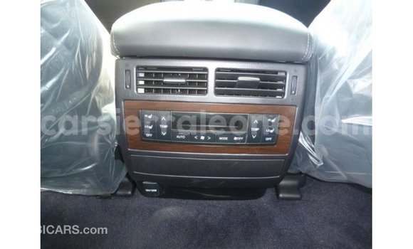 Buy Import Toyota Land Cruiser White Car in Import - Dubai in Kailahun Buy Import Toyota Land Cruiser White Car in Import - Dubai in Kailahun
