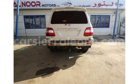 Buy Import Toyota Land Cruiser White Car in Import - Dubai in Kailahun Buy Import Toyota Land Cruiser White Car in Import - Dubai in Kailahun