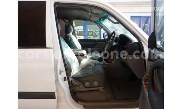 Buy Import Toyota Land Cruiser White Car in Import - Dubai in Kailahun Buy Import Toyota Land Cruiser White Car in Import - Dubai in Kailahun