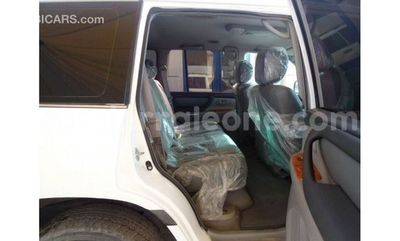 Buy Import Toyota Land Cruiser White Car in Import - Dubai in Kailahun Buy Import Toyota Land Cruiser White Car in Import - Dubai in Kailahun