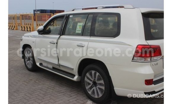 Buy Import Toyota Land Cruiser White Car in Import - Dubai in Kailahun Buy Import Toyota Land Cruiser White Car in Import - Dubai in Kailahun