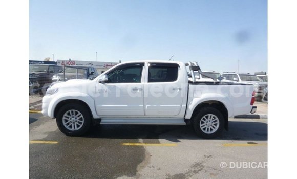 Buy Import Toyota Hilux White Car in Import - Dubai in Kailahun Buy Import Toyota Hilux White Car in Import - Dubai in Kailahun