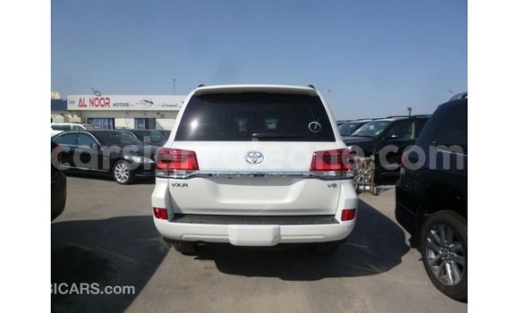 Buy Import Toyota Land Cruiser White Car in Import - Dubai in Kailahun Buy Import Toyota Land Cruiser White Car in Import - Dubai in Kailahun
