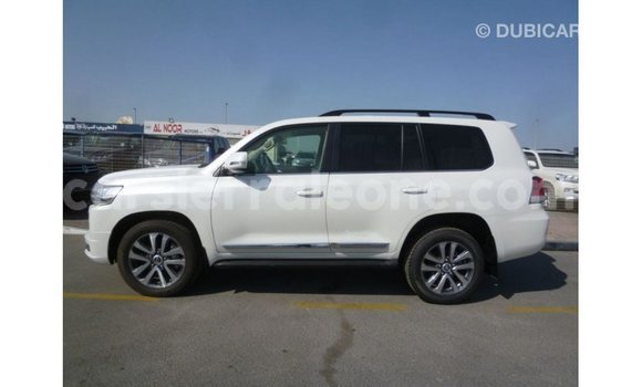 Buy Import Toyota Land Cruiser White Car in Import - Dubai in Kailahun Buy Import Toyota Land Cruiser White Car in Import - Dubai in Kailahun