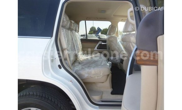 Buy Import Toyota Land Cruiser White Car in Import - Dubai in Kailahun Buy Import Toyota Land Cruiser White Car in Import - Dubai in Kailahun