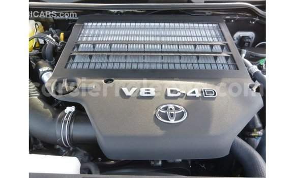 Buy Import Toyota Land Cruiser White Car in Import - Dubai in Kailahun Buy Import Toyota Land Cruiser White Car in Import - Dubai in Kailahun