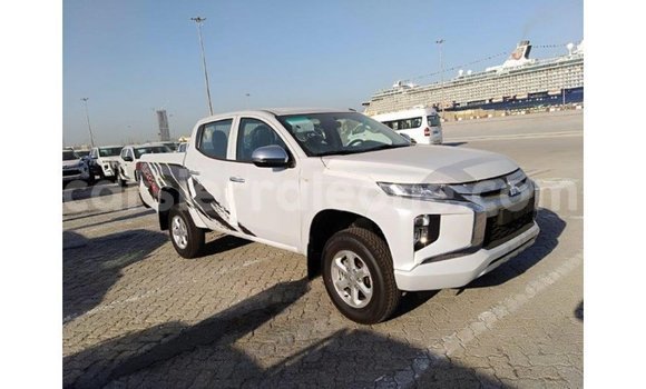Buy Import Mitsubishi L200 White Car in Import - Dubai in Kailahun Buy Import Mitsubishi L200 White Car in Import - Dubai in Kailahun