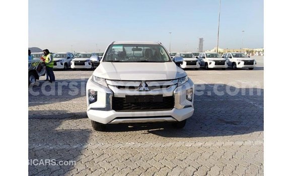 Buy Import Mitsubishi L200 White Car in Import - Dubai in Kailahun Buy Import Mitsubishi L200 White Car in Import - Dubai in Kailahun