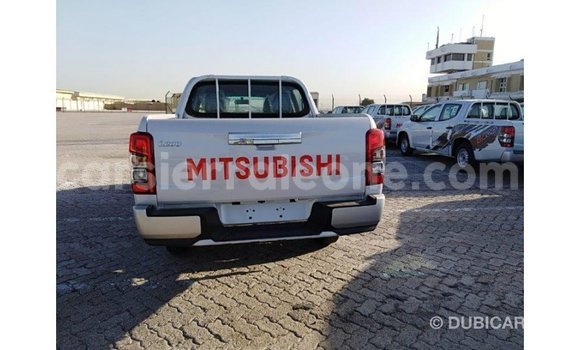 Buy Import Mitsubishi L200 White Car in Import - Dubai in Kailahun Buy Import Mitsubishi L200 White Car in Import - Dubai in Kailahun