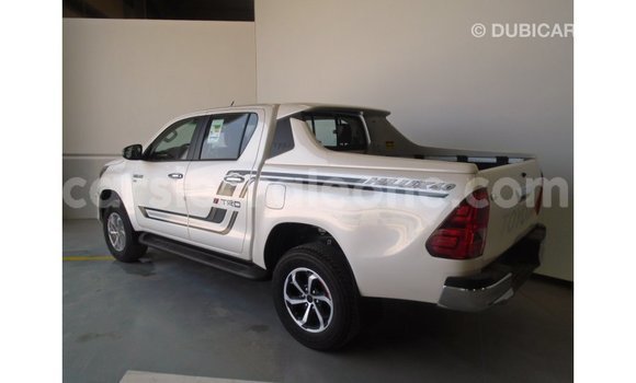 Buy Import Toyota Hilux White Car in Import - Dubai in Kailahun Buy Import Toyota Hilux White Car in Import - Dubai in Kailahun