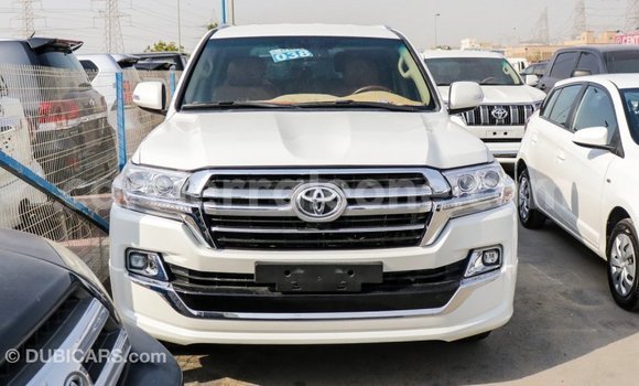 Buy Import Toyota Land Cruiser White Car in Import - Dubai in Kailahun Buy Import Toyota Land Cruiser White Car in Import - Dubai in Kailahun