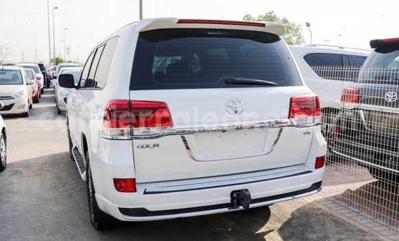 Buy Import Toyota Land Cruiser White Car in Import - Dubai in Kailahun Buy Import Toyota Land Cruiser White Car in Import - Dubai in Kailahun