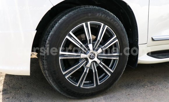 Buy Import Toyota Land Cruiser White Car in Import - Dubai in Kailahun Buy Import Toyota Land Cruiser White Car in Import - Dubai in Kailahun