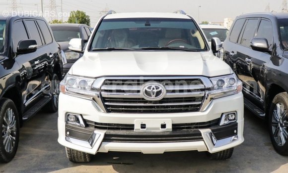 Acheter Import Voiture Toyota Land Cruiser Blanc à Import - Dubai, Kailahun Acheter Import Voiture Toyota Land Cruiser Blanc à Import - Dubai, Kailahun