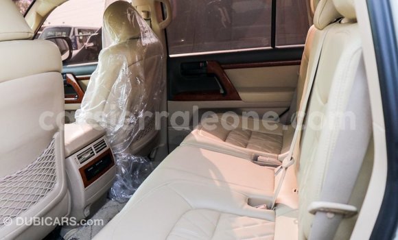Acheter Import Voiture Toyota Land Cruiser Blanc à Import - Dubai, Kailahun Acheter Import Voiture Toyota Land Cruiser Blanc à Import - Dubai, Kailahun