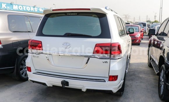 Acheter Import Voiture Toyota Land Cruiser Blanc à Import - Dubai, Kailahun Acheter Import Voiture Toyota Land Cruiser Blanc à Import - Dubai, Kailahun